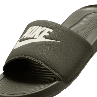 NIKE VICTORI ONE MEN'S SLIDES