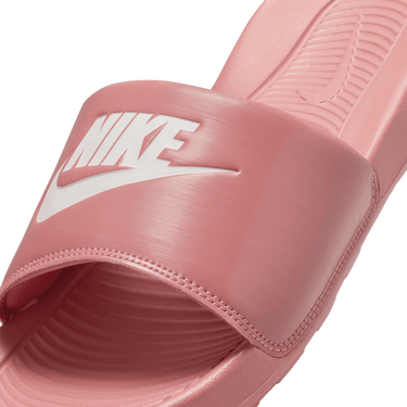 NIKE VICTORI ONE WOMEN'S SLIDES