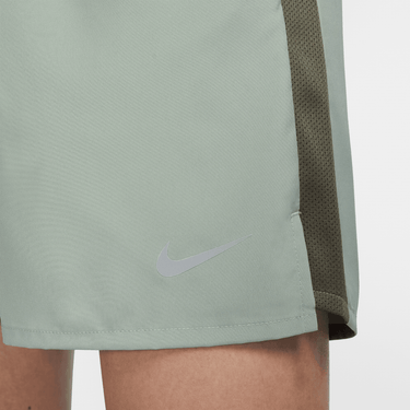 NIKE DRI-FIT CHALLENGER MEN'S 7" UNLINED VERSATILE SHORTS