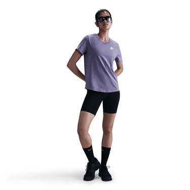 NIKE SPORTSWEAR CLUB ESSENTIALS WOMEN'S T-SHIRT