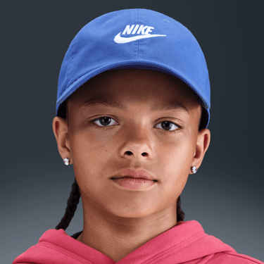 NIKE CLUB KIDS' UNSTRUCTURED FUTURA WASH CAP