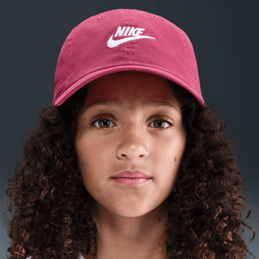 NIKE CLUB KIDS' UNSTRUCTURED FUTURA WASH CAP