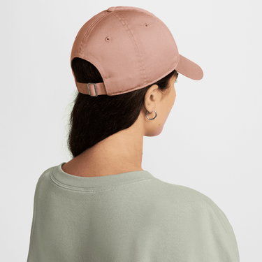 NIKE CLUB UNSTRUCTURED FUTURA WASH CAP