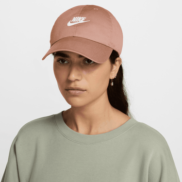 NIKE CLUB UNSTRUCTURED FUTURA WASH CAP