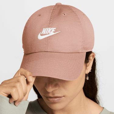 NIKE CLUB UNSTRUCTURED FUTURA WASH CAP