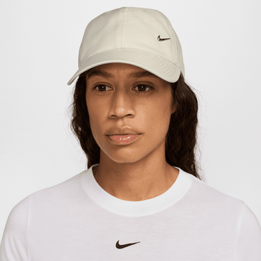 NIKE DRI-FIT CLUB UNSTRUCTURED METAL SWOOSH CAP