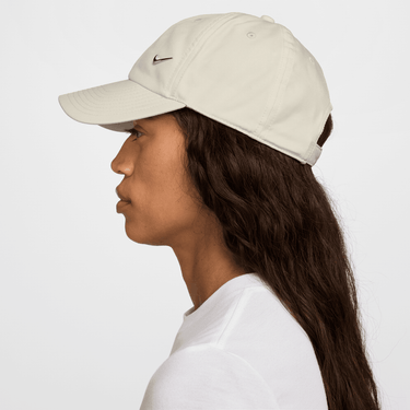 NIKE DRI-FIT CLUB UNSTRUCTURED METAL SWOOSH CAP