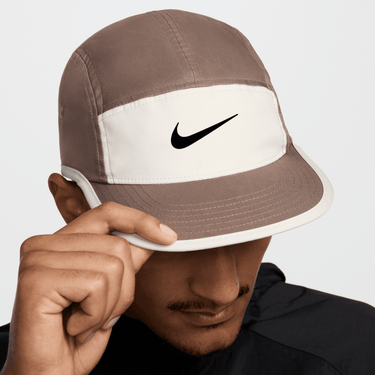 NIKE DRI-FIT FLY UNSTRUCTURED SWOOSH CAP