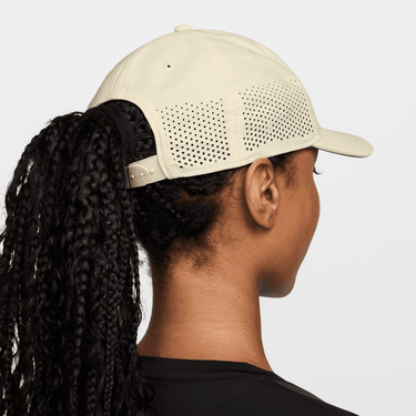 NIKE DRI-FIT ADV CLUB STRUCTURED SWOOSH CAP