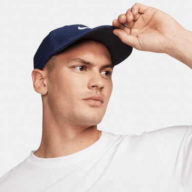 NIKE DRI-FIT ADV CLUB STRUCTURED SWOOSH C AP