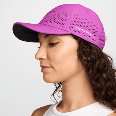 NIKE DRI-FIT ADV CLUB STRUCTURED SWOOSH CAP