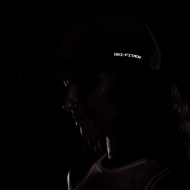 NIKE DRI-FIT ADV CLUB STRUCTURED SWOOSH CAP