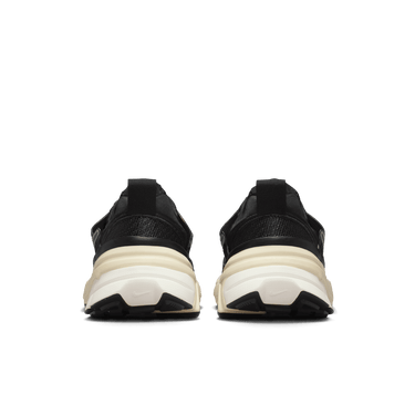 NIKE V2K RUN WOMEN'S SHOES