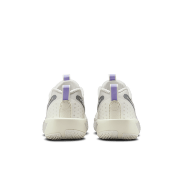 NIKE G.T. CUT 3 BIG KIDS' BASKETBALL SHOES