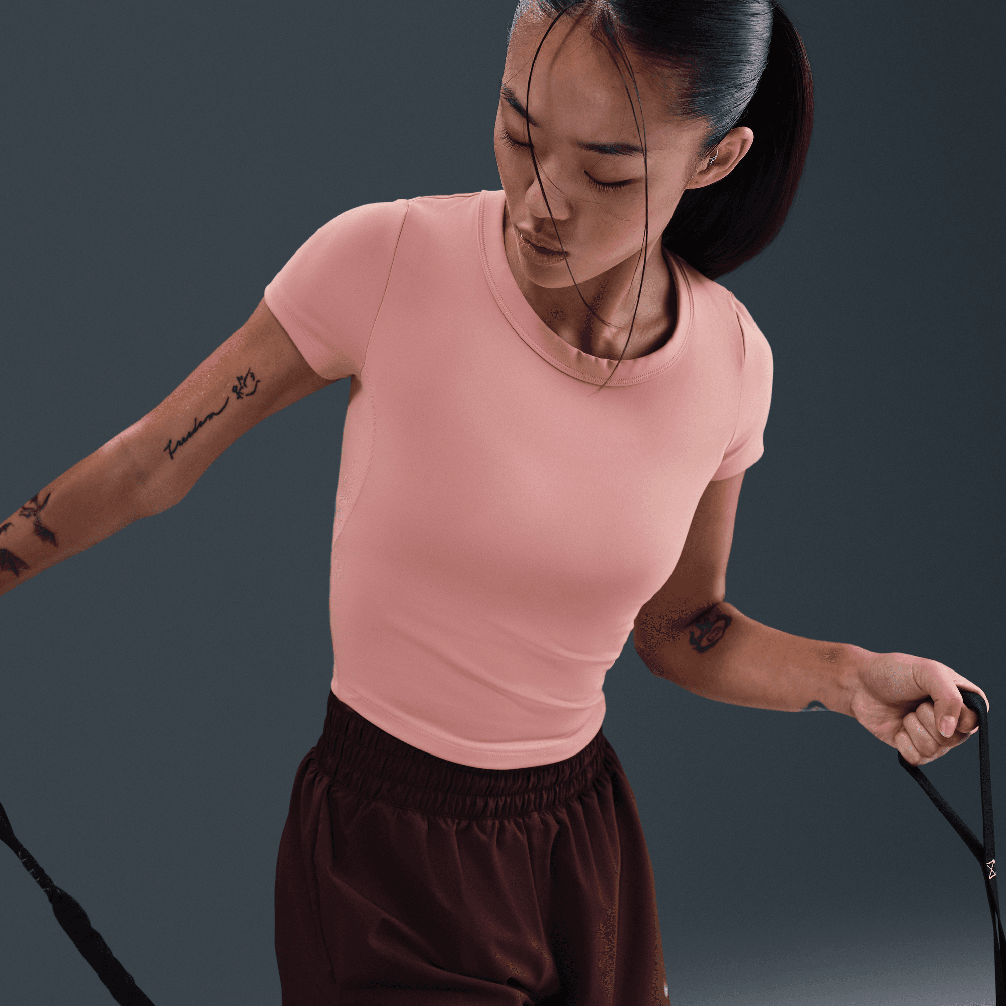 NIKE ONE FITTED WOMEN'S DRI-FIT SHORT-SLEEVE CROPPED TOP