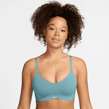 NIKE ALATE MINIMALIST WOMEN'S LIGHT-SUPPORT PADDED CONVERTIBLE SPORTS BRA