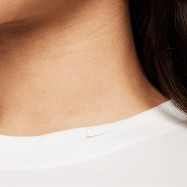 NIKE SPORTSWEAR ESSENTIAL WOMEN'S CROP T-SHIRT