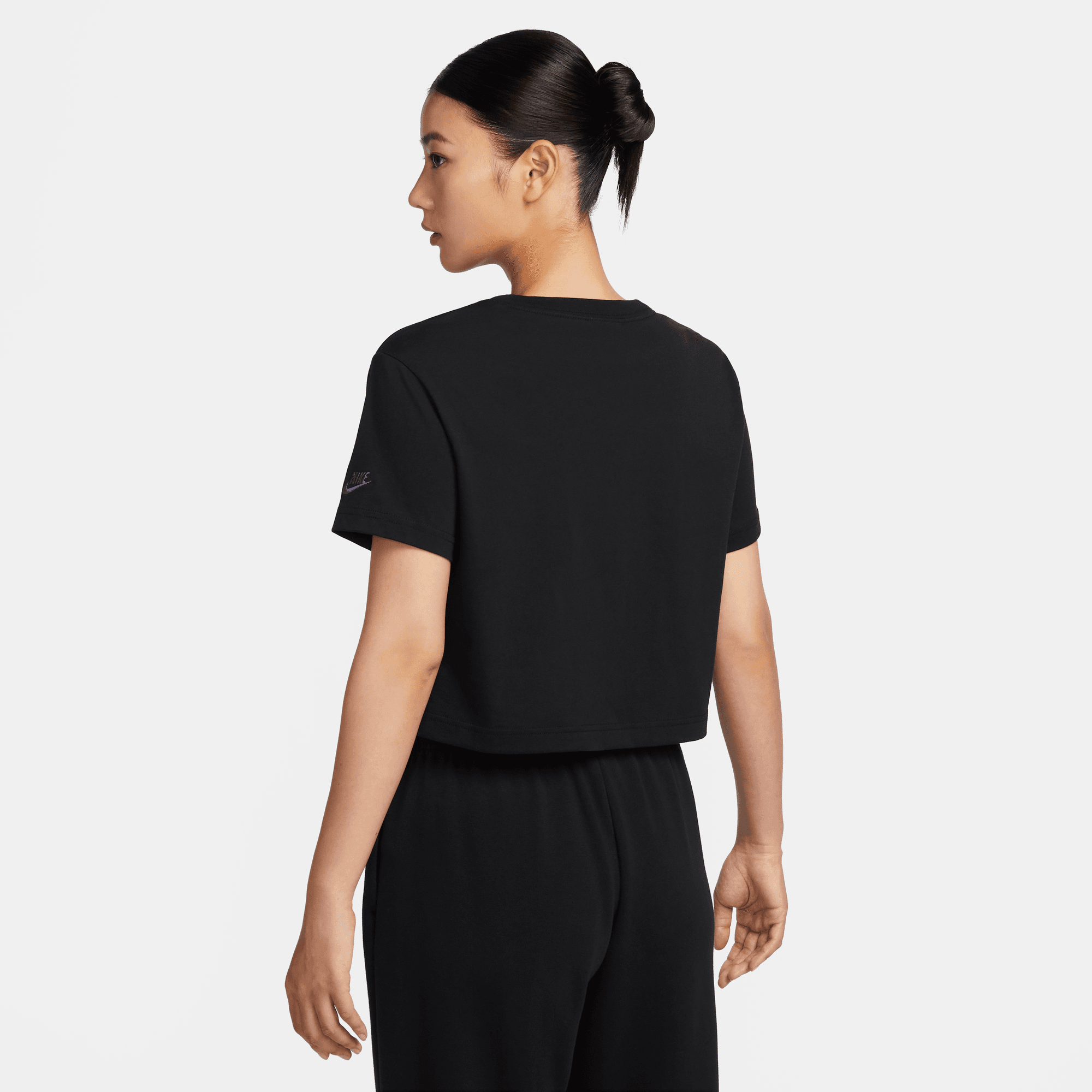 NIKE SPORTSWEAR WOMEN'S CROPPED T-SHIRT BLACK/FIELD PURPLE – Park Outlet Ph