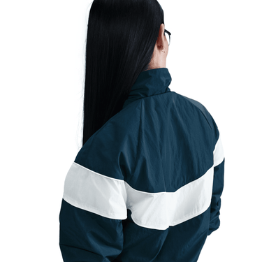 NIKE WINDRUNNER WOMEN'S LOOSE UV WOVEN FULL-ZIP JACKET