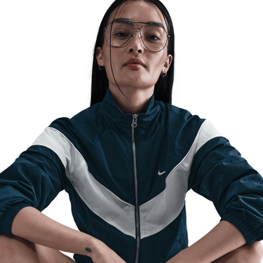 NIKE WINDRUNNER WOMEN'S LOOSE UV WOVEN FULL-ZIP JACKET