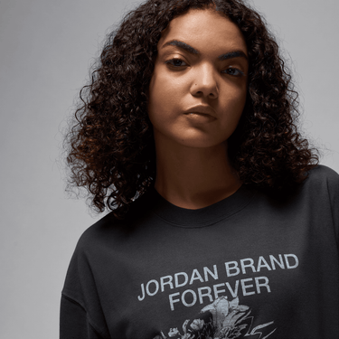 JORDAN WOMEN'S OVERSIZED GRAPHIC T-SHIRT