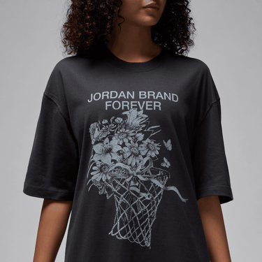 JORDAN WOMEN'S OVERSIZED GRAPHIC T-SHIRT