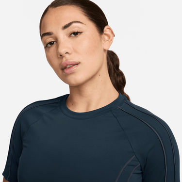 NIKE ONE FITTED WOMEN'S DRI-FIT SHORT-SLEEVE CROPPED TOP