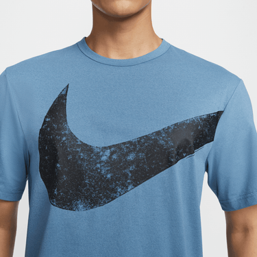 NIKE HYVERSE SWOOSH MEN'S DRI-FIT SHORT-SLEEVE FITNESS TOP