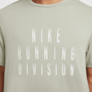 NIKE RISE 365 RUNNING DIVISION MEN'S DRI-FIT SHORT-SLEEVE RUNNING TOP