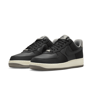 NIKE AIR FORCE 1 '07 LV8 MEN'S WINTERIZED SHOES