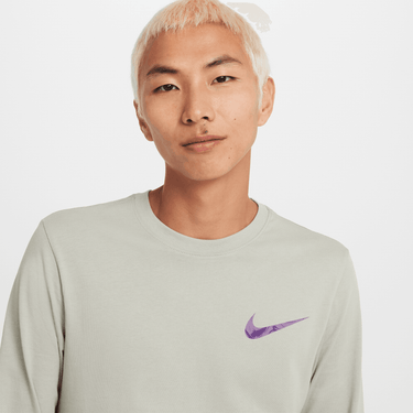 NIKE SPORTSWEAR CLUB LONG-SLEEVE T-SHIRT