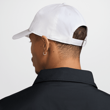 NIKE CLUB UNSTRUCTURED PATCH CAP