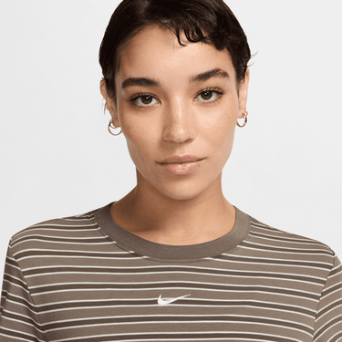 NIKE SPORTSWEAR CHILL KNIT WOMEN'S SLIM STRIPED T-SHIRT