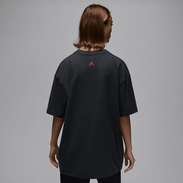 JORDAN WOMEN'S OVERSIZED SHORT-SLEEVE GRAPHIC T-SHIRT