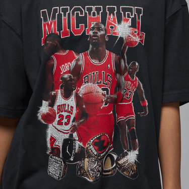 JORDAN WOMEN'S OVERSIZED SHORT-SLEEVE GRAPHIC T-SHIRT
