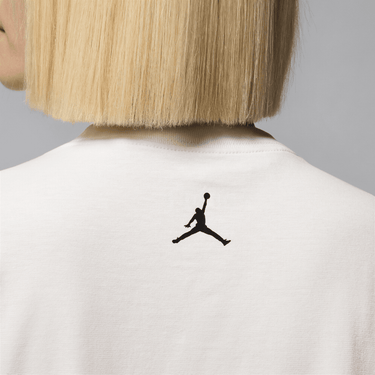 JORDAN WOMEN'S OVERSIZED SHORT-SLEEVE GRAPHIC T-SHIRT