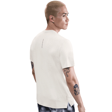 NIKE RUNNING DIVISION MEN'S DRI-FIT SHORT-SLEEVE T-SHIRT