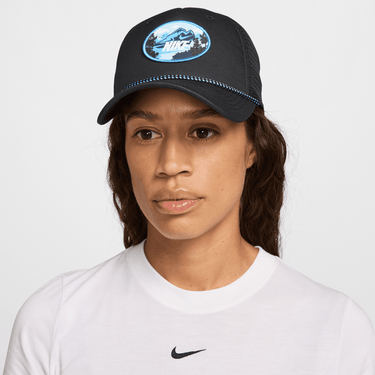 NIKE RISE STRUCTURED OUTDOOR TRUCKER CAP