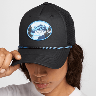 NIKE RISE STRUCTURED OUTDOOR TRUCKER CAP