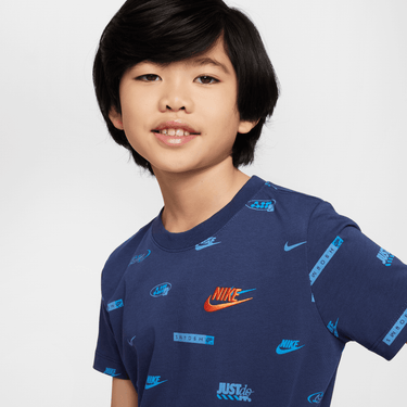 NIKE SPORTSWEAR BIG KIDS' T-SHI RT