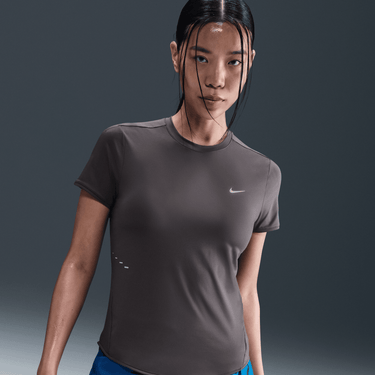NIKE SWIFT WOMEN'S DRI-FIT SHORT-SLEEVE RUNNING TOP