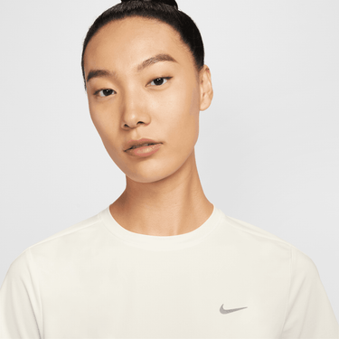 NIKE SWIFT WOMEN'S DRI-FIT SHORT-SLEEVE RUNNING TOP