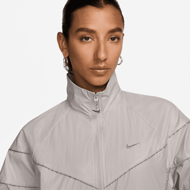 NIKE WINDRUNNER WOMEN'S LOOSE WOVEN JACKET