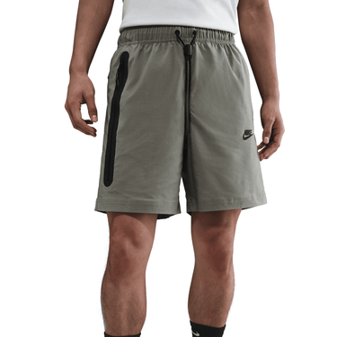 NIKE TECH MEN'S WOVEN SHORTS
