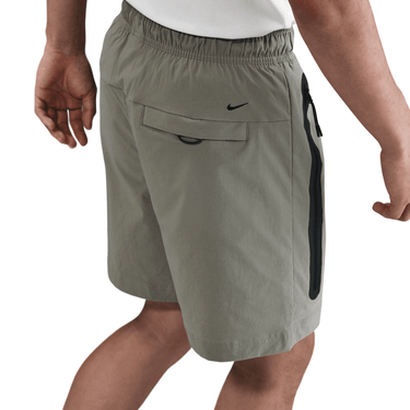 NIKE TECH MEN'S WOVEN SHORTS