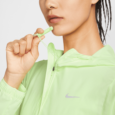 NIKE SWIFT WOMEN'S REPEL PACKABLE RUNNING JACKET