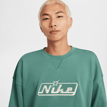 NIKE CLUB MEN'S OVERSIZED CREW-NECK SWEATSHIRT