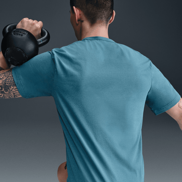 NIKE HYVERSE MEN'S DRI-FIT UV VERSATILE T-SHIRT