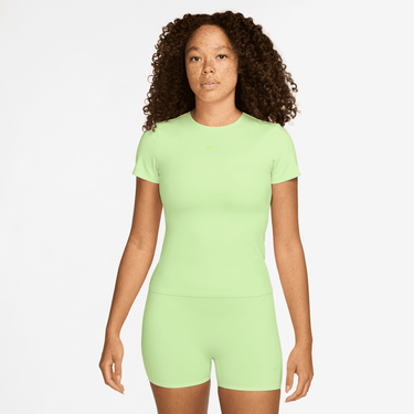 NIKE FORM WOMEN'S SHORT-SLEEVE TOP