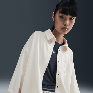 NIKE SPORTSWEAR WOMEN'S OVERSIZED JACQUARD STRIPED BUTTON-DOWN SHIRT